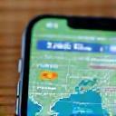 Smartphone affichant suivi d’un colis en temps réel.